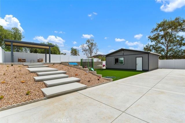 41981 Avenida Abril, Hemet, CA 92544