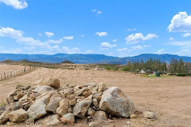 41981 Avenida Abril, Hemet, CA 92544