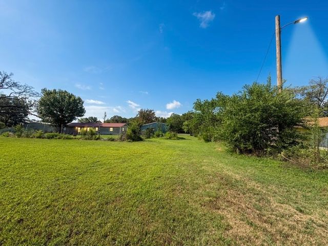 10976 Highway 80, Fruitvale, TX 75127