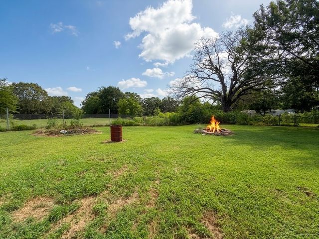 10976 Highway 80, Fruitvale, TX 75127