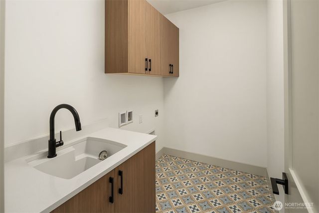 12841 82nd Avenue NE, Kirkland, WA 98034