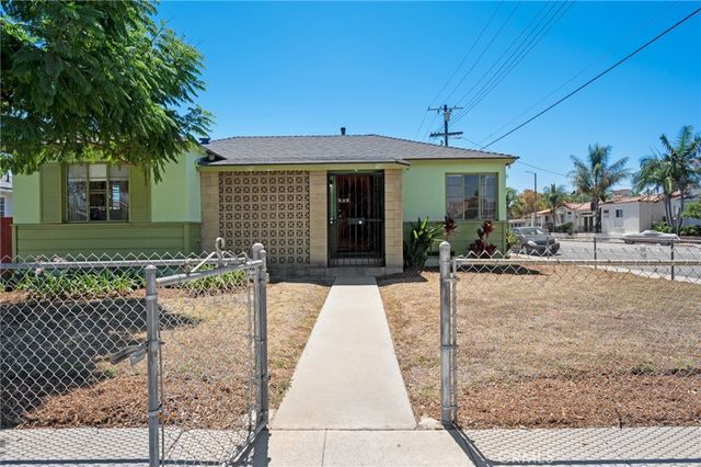 528 W F Street, Wilmington, CA 90744