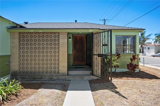 528 W F Street, Wilmington, CA 90744