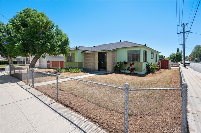 528 W F Street, Wilmington, CA 90744