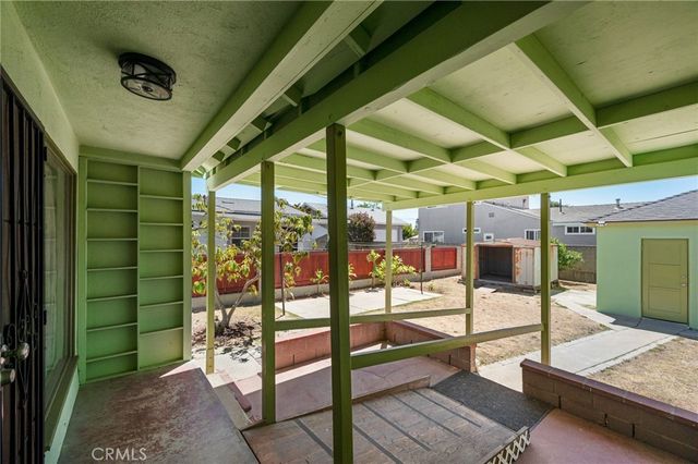 528 W F Street, Wilmington, CA 90744