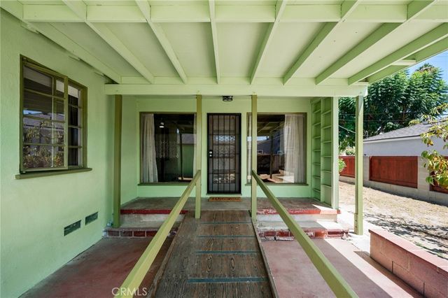 528 W F Street, Wilmington, CA 90744