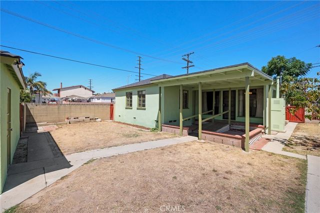 528 W F Street, Wilmington, CA 90744