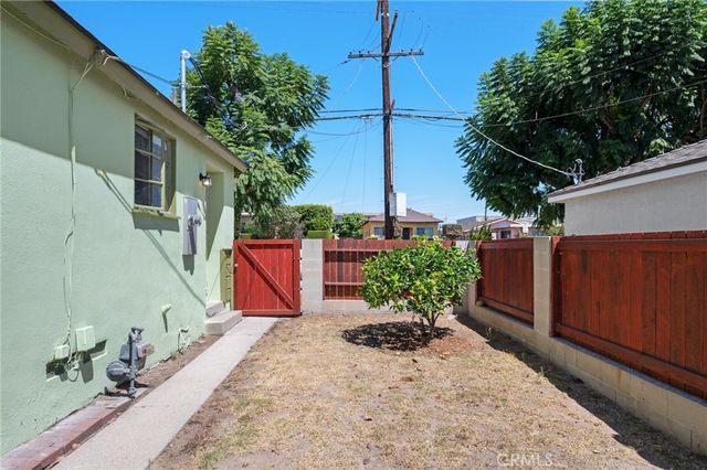 528 W F Street, Wilmington, CA 90744
