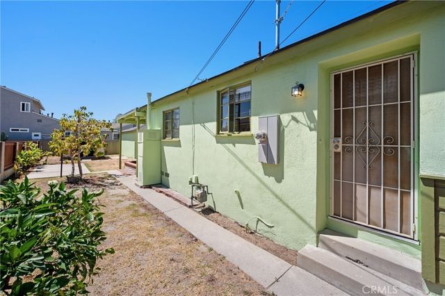 528 W F Street, Wilmington, CA 90744