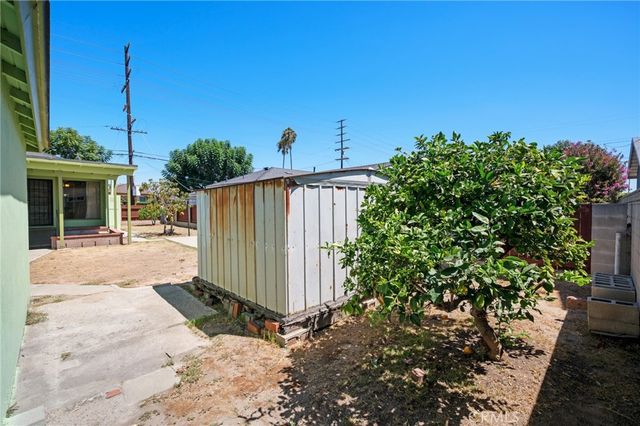 528 W F Street, Wilmington, CA 90744