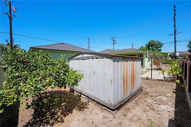 528 W F Street, Wilmington, CA 90744
