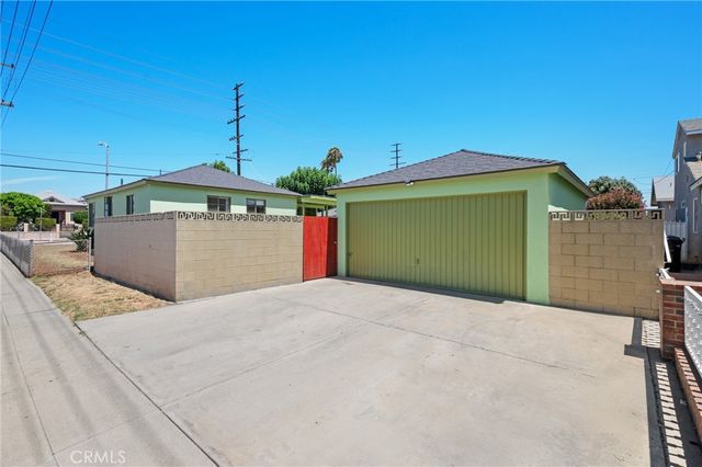 528 W F Street, Wilmington, CA 90744