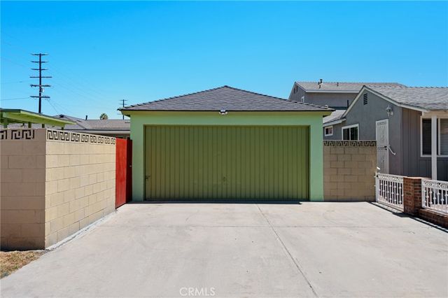 528 W F Street, Wilmington, CA 90744