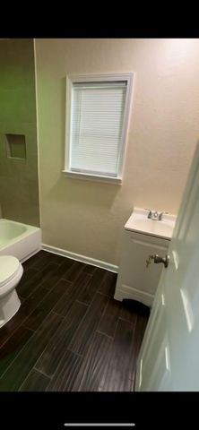 2415 4th Avenue N, Texas City, TX 77590