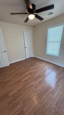 2415 4th Avenue N, Texas City, TX 77590