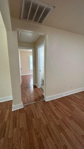 2415 4th Avenue N, Texas City, TX 77590