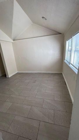 2415 4th Avenue N, Texas City, TX 77590