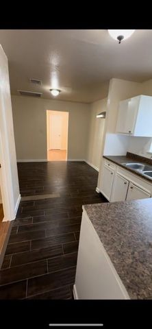 2415 4th Avenue N, Texas City, TX 77590