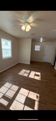 2415 4th Avenue N, Texas City, TX 77590