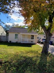 2415 4th Avenue N, Texas City, TX 77590