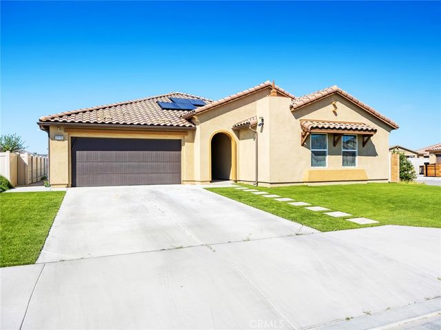 2113 E Donatello Street, Lancaster, CA 93535