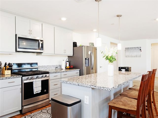 2113 E Donatello Street, Lancaster, CA 93535