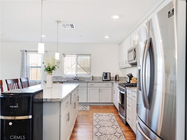 2113 E Donatello Street, Lancaster, CA 93535