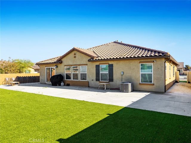 2113 E Donatello Street, Lancaster, CA 93535