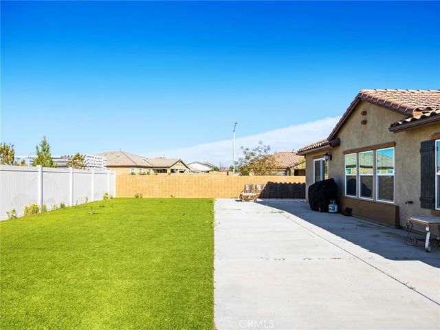 2113 E Donatello Street, Lancaster, CA 93535