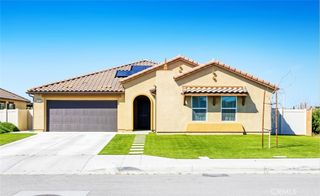 2113 E Donatello Street, Lancaster, CA 93535