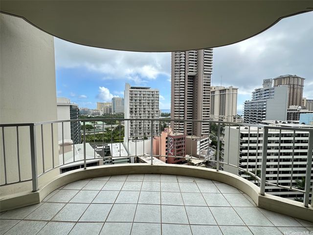 469 Ena Road 1806, Honolulu, HI 96815