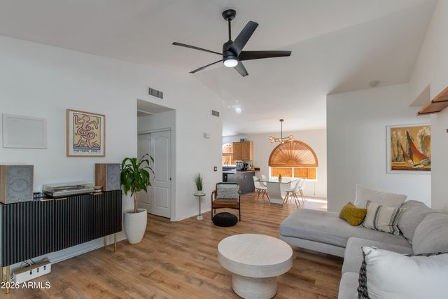 9750 W TONOPAH Drive, Peoria, AZ 85382