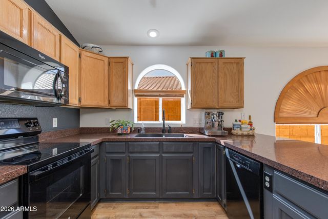 9750 W TONOPAH Drive, Peoria, AZ 85382