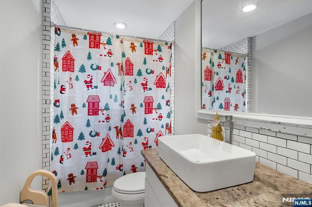 229 Baldwin Avenue, Hasbrouck Heights, NJ 07604