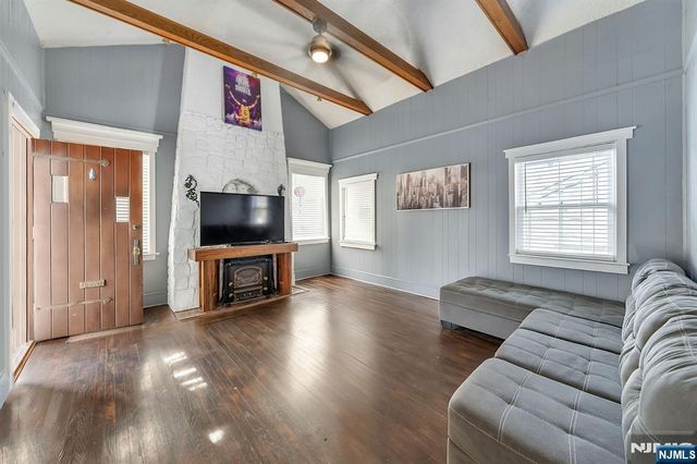 229 Baldwin Avenue, Hasbrouck Heights, NJ 07604