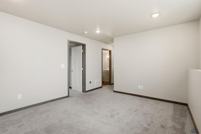 3300 ENFIELD LOOP RD, Rapid City, SD 57701