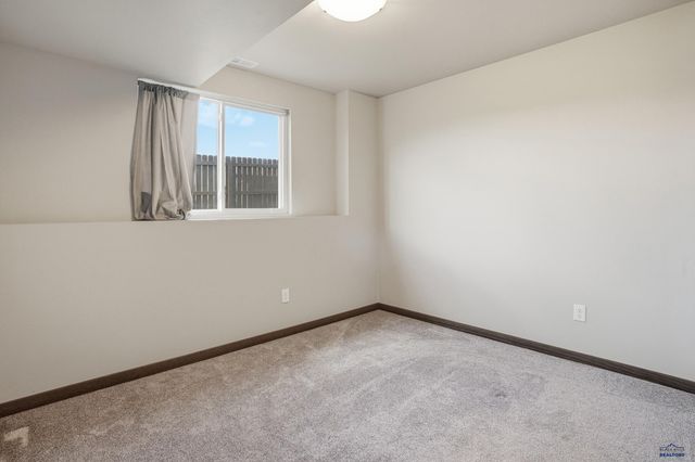 3300 ENFIELD LOOP RD, Rapid City, SD 57701