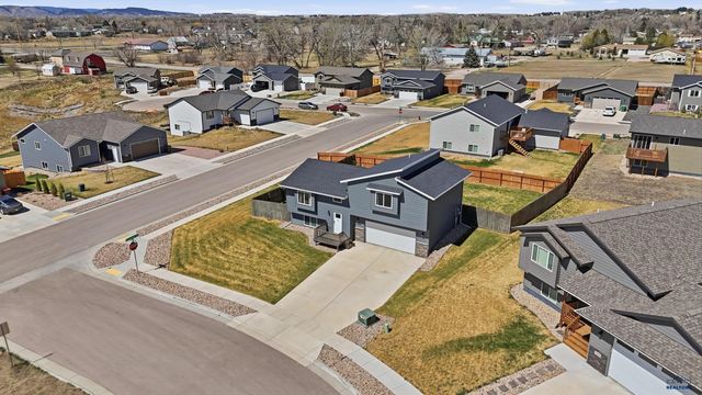 3300 ENFIELD LOOP RD, Rapid City, SD 57701