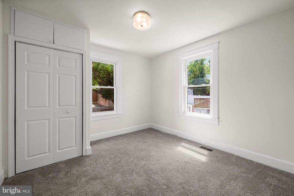 Image 13 of property listing at 4409 WILKENS AVE, Baltimore, MD 21229