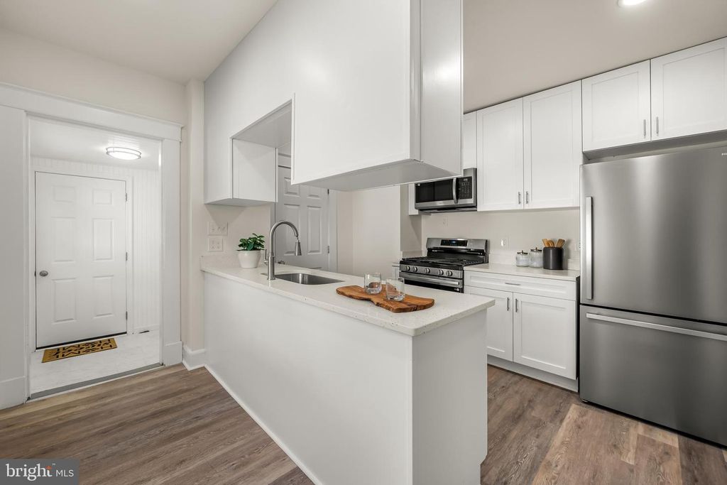 Image 15 of property listing at 4409 WILKENS AVE, Baltimore, MD 21229