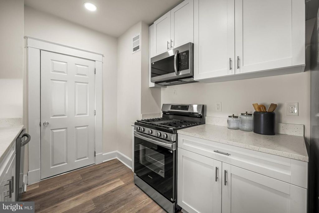 Image 16 of property listing at 4409 WILKENS AVE, Baltimore, MD 21229