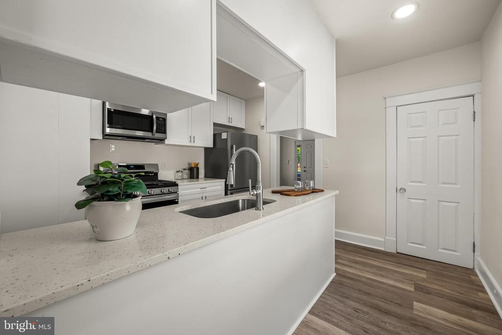 Image 20 of property listing at 4409 WILKENS AVE, Baltimore, MD 21229