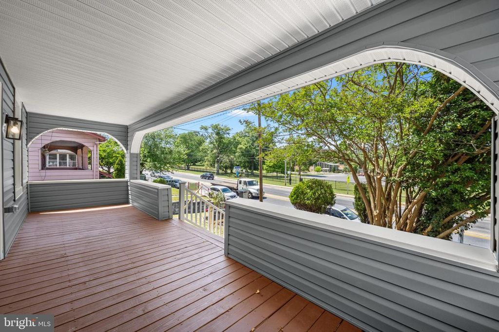 Image 3 of property listing at 4409 WILKENS AVE, Baltimore, MD 21229