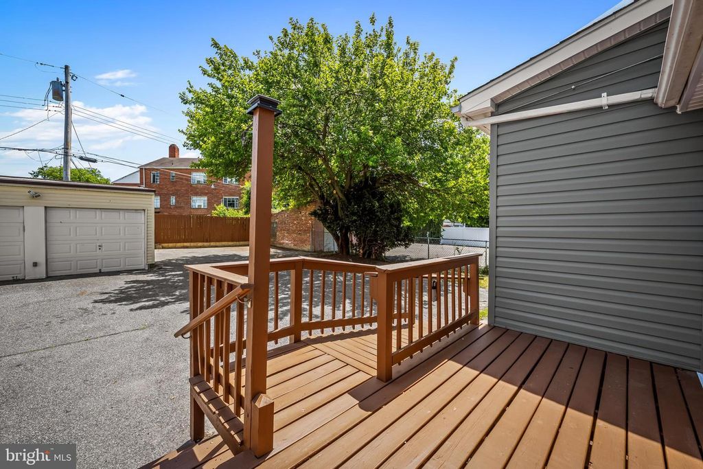 Image 37 of property listing at 4409 WILKENS AVE, Baltimore, MD 21229