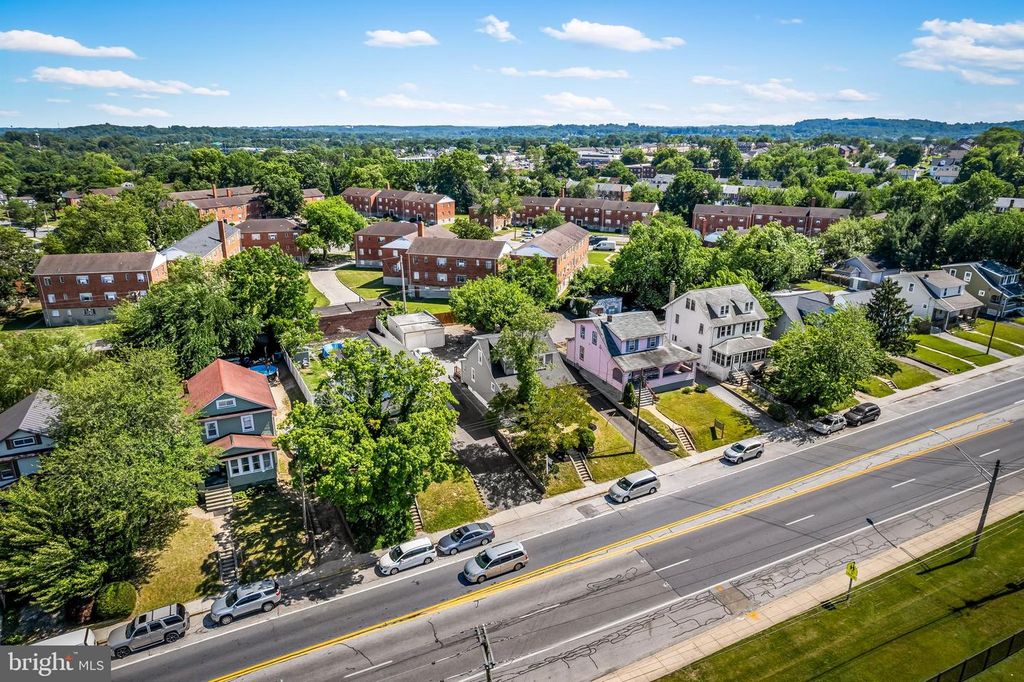 Image 45 of property listing at 4409 WILKENS AVE, Baltimore, MD 21229