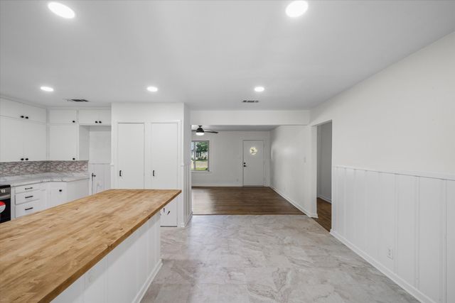 252 E Main Street, Van, TX 75790