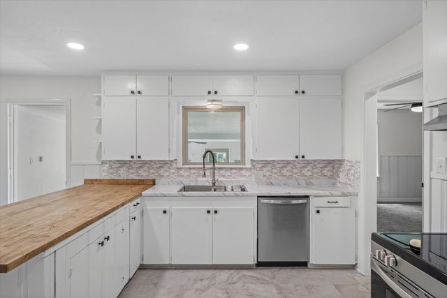 252 E Main Street, Van, TX 75790