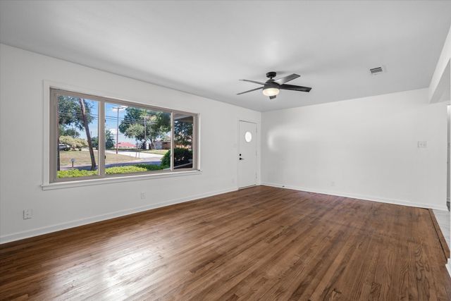 252 E Main Street, Van, TX 75790