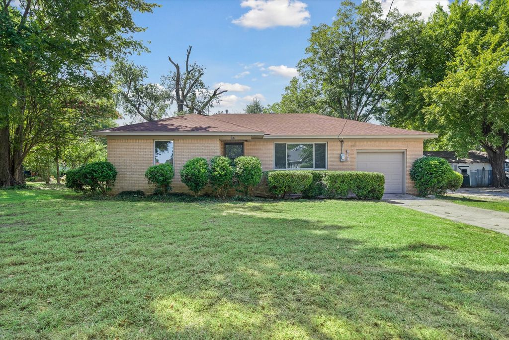 252 E Main Street, Van, TX 75790