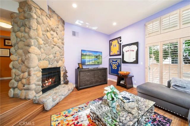 18730 Hatteras 31, Tarzana, CA 91356
